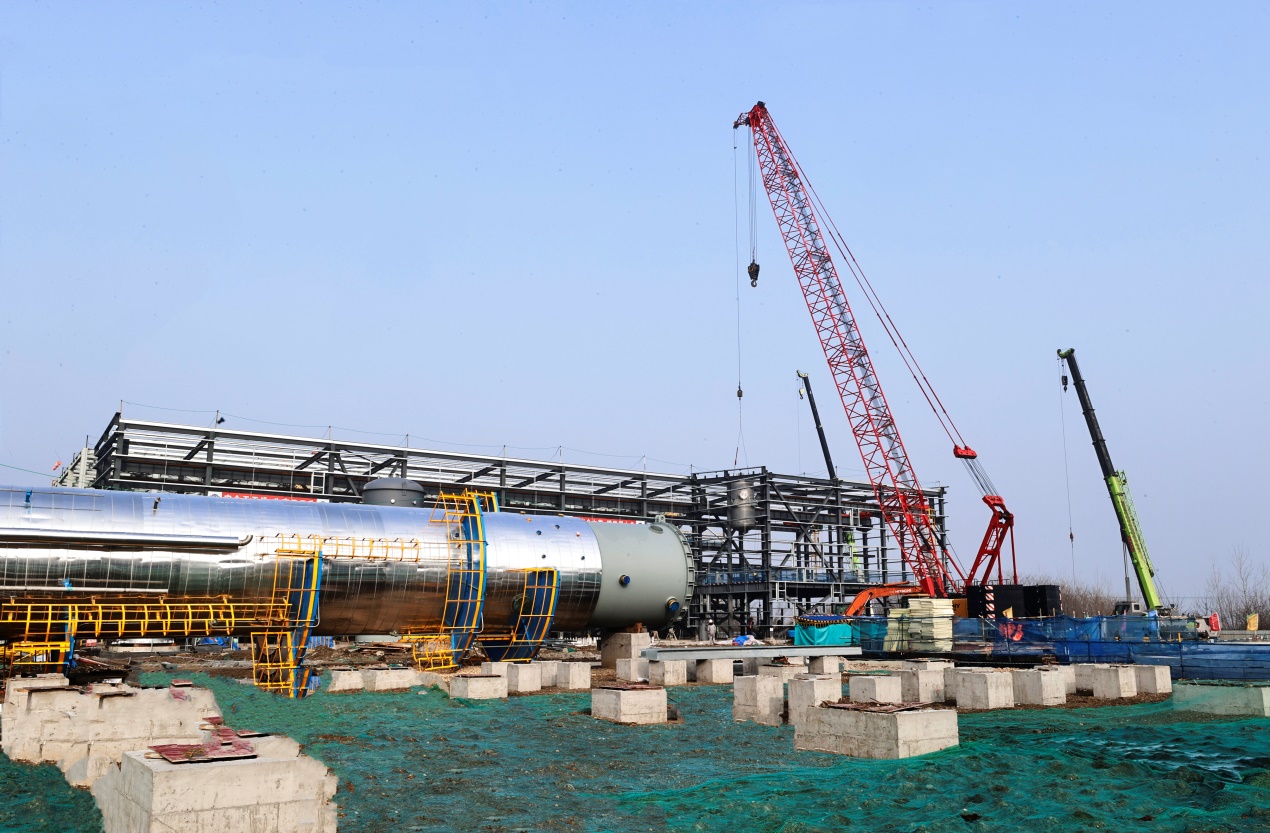淮北礦業集團華塑股份:三氯氫硅項目投料試車暨電子新材料項目現場。陳春秋攝